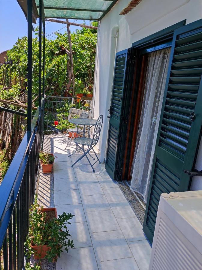 Eden Tra I Limoni Lägenhet Minori Exteriör bild